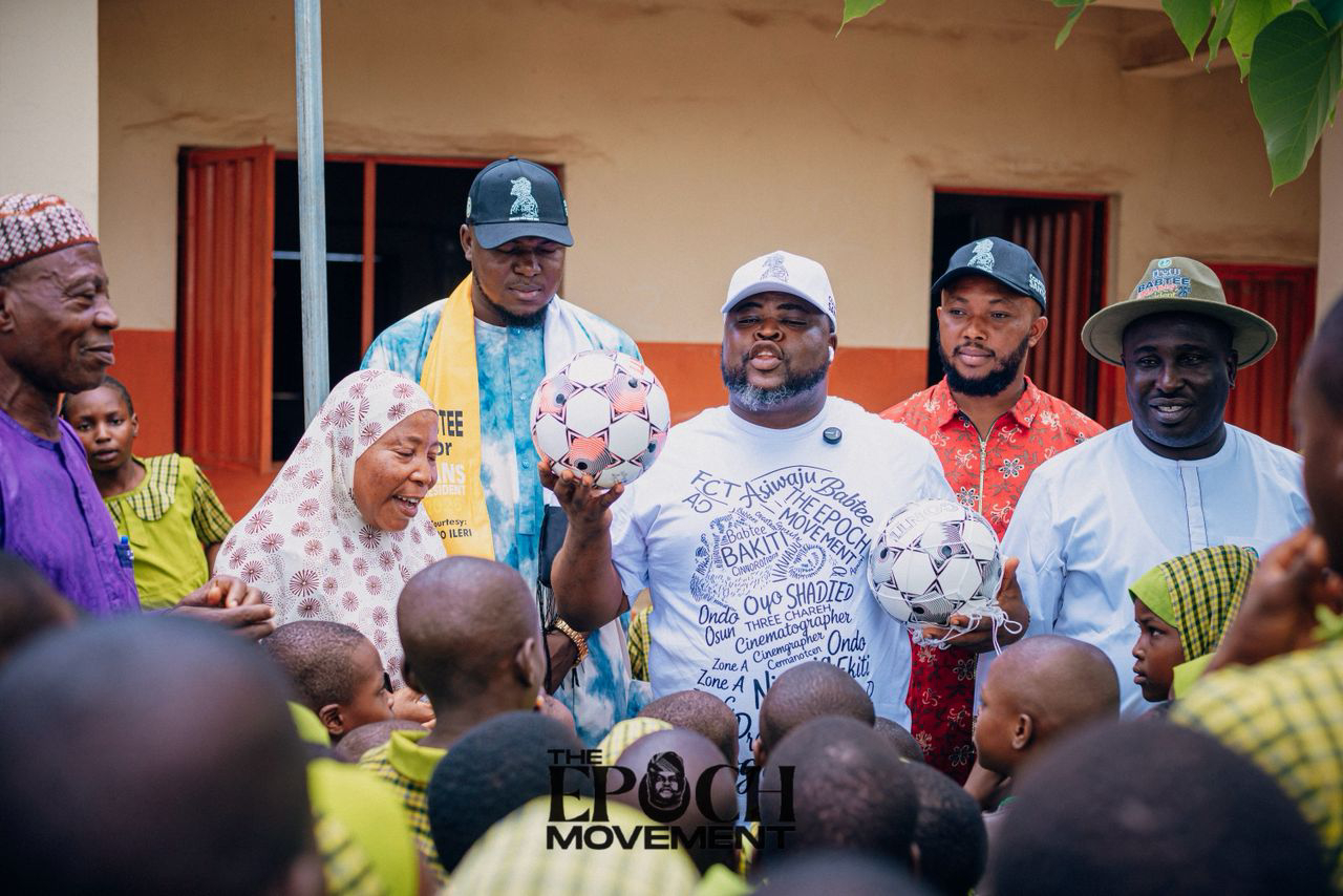 NANS Presidency Aspirant Pays Pupils’ Fees, Donates Uniforms In Akure On Birthday